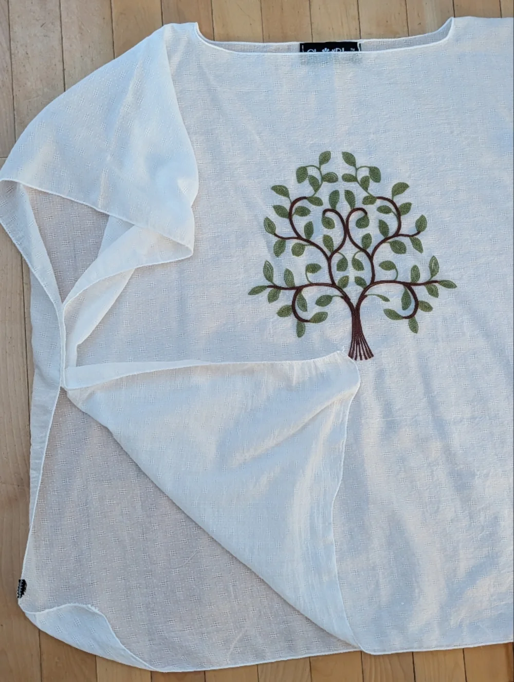 Cherie Bliss Embroidered Cover Up - Picture 4 of 5